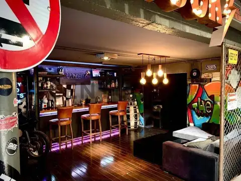 Casa en Alquiler con 10 cocheras