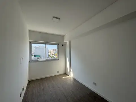 CAMARONES 2000, Piso 4