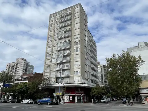 Departamento 2 ambientes. Luro y Jujuy – Macrocentro –