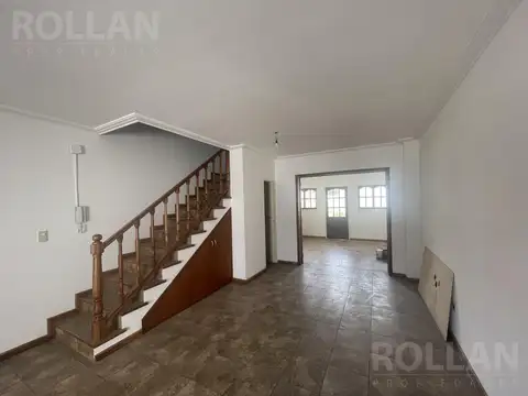 Depto Tipo Casa en Alquiler de 4 ambientes