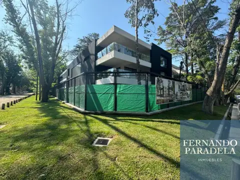 Departamento en venta de 3 dormitorios c/ cochera en Parque Leloir