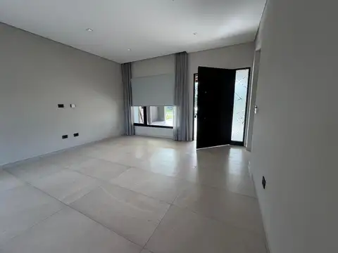 Casa en Alquiler de 3 dormitorios