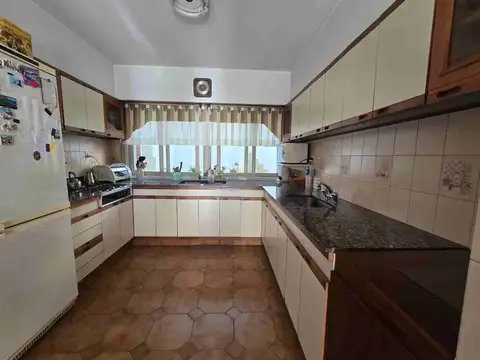 CASA EN VENTA EN VILLA LURO 4 AMBIENTES