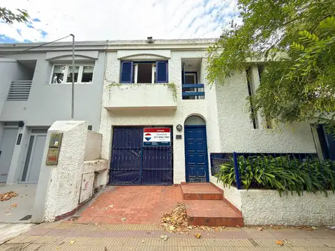 VENTA CASA DE 3 DORMITORIOS TANDIL CON PATIO
