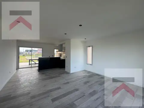 Casa 7 ambientes con 4 baños