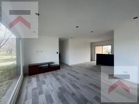 Casa en Alquiler en Chacras De La Reserva, USD 1.500