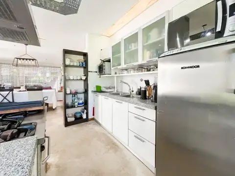 Casa 5 ambientes con 4 baños