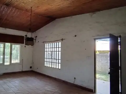 Casa 2 ambientes con 1 baño