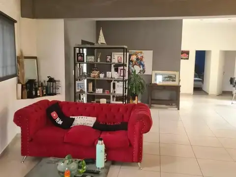 Casa 6 ambientes con 3 baños