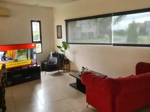 Casa en Venta con 4 cocheras