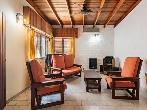 Depto Tipo Casa en Venta 50 años