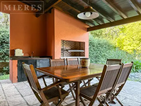 Casa 6 ambientes con 3 baños