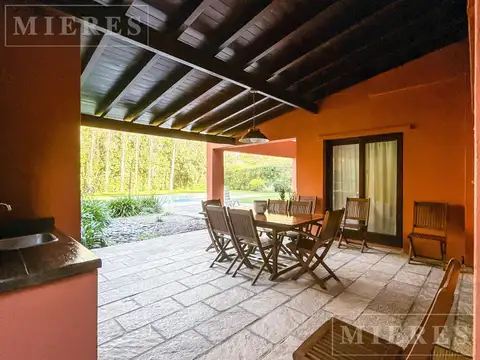 Casa 6 ambientes con 3 baños