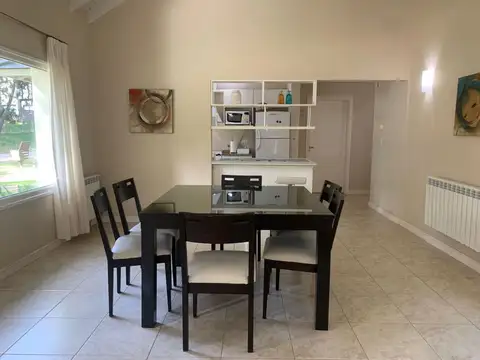 Casa en Alquiler Temporal con 1 cochera