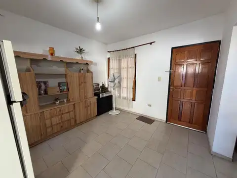Casa 4 ambientes con 1 baño
