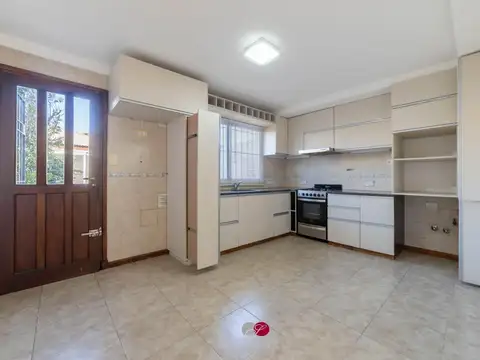 Depto Tipo Casa 4 ambientes con 2 baños