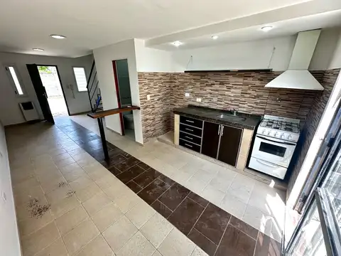 Depto Tipo Casa en Alquiler de 2 dormitorios
