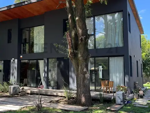 CASA EN ALQUILER EN CITY BELL. 3 DORMITORIOS