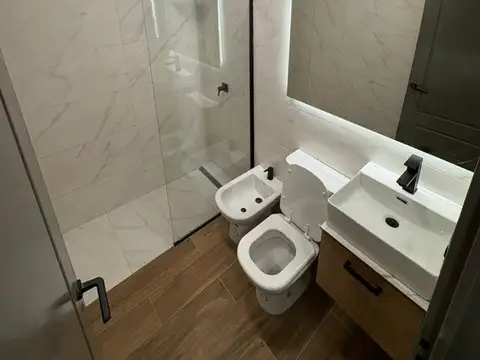 Venta mono divisible con patio y lavadero propio