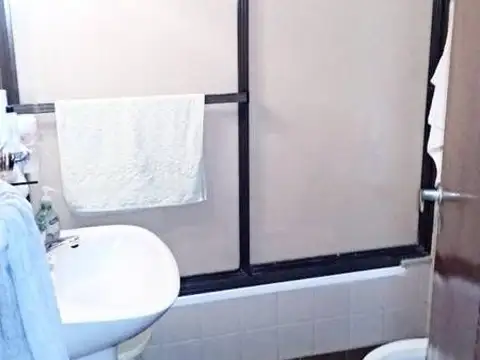 Departamento 5 ambientes con 2 baños