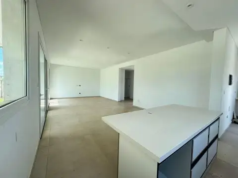 Casa en Venta en Pilar del Este - San Ramon, USD 215.000