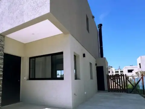 Dúplex  Barrio Spring Park Pilar km 51
