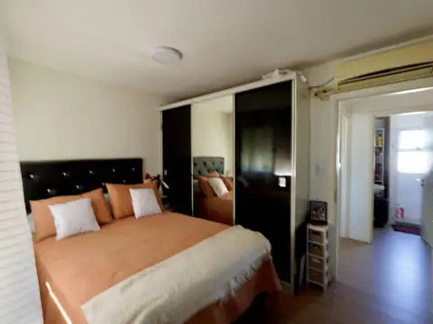 Depto Tipo Casa en Venta con 1 cocheras
