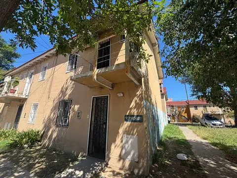 CASA TIPO DUPLEX EN VENTA  WILDE