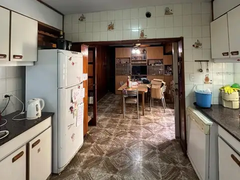 Casa 5 ambientes con 3 baños