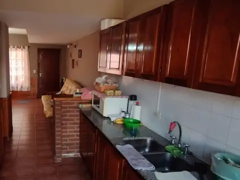 Casa 5 ambientes con 2 baños