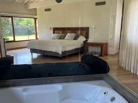 Casa en Venta en La Tradicion, USD 610.000