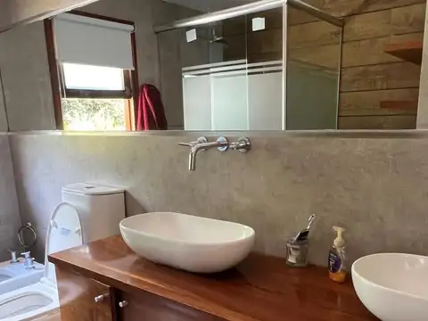 Casa 5 ambientes con 3 baños