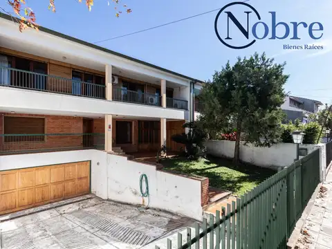 CASA EN VENTA EN VILLA LUZURIAGA CON QUINCHO/PARQUE/TERRAZA