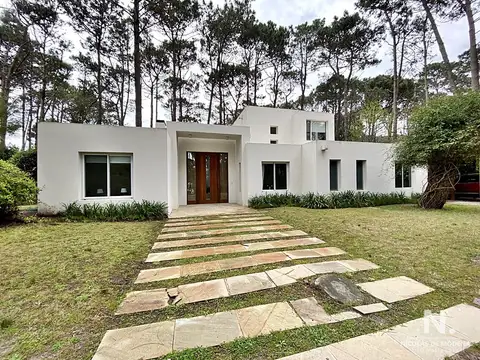 Casa en Venta e de 5 dormitorios en La Barra , Punta del este , Maldonado 