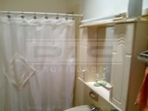 Casa 5 ambientes con 1 baño