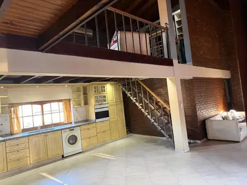 Depto Tipo Casa en Venta de 6 ambientes