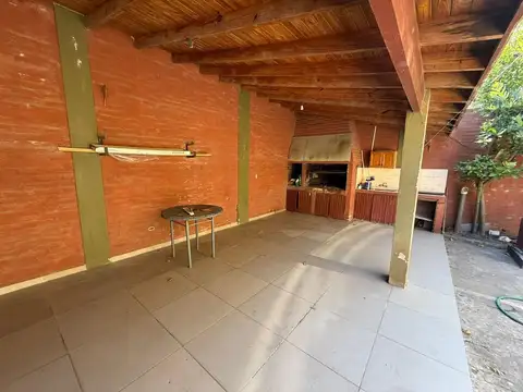 Casa en Venta en Gonzalez Catan, USD 180.000