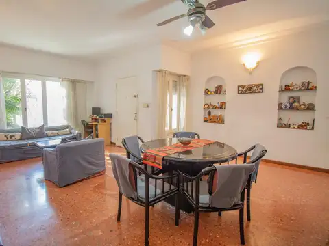 Casa 6 ambientes con 3 baños