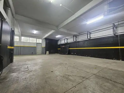 Local en Alquiler en San Isidro Vias / Rolon, $ 6.000.000