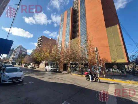 Vende Cochera - Edificio Parque Central