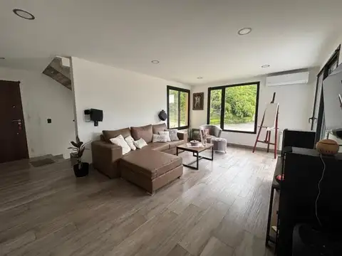 Casa 6 ambientes con 4 baños