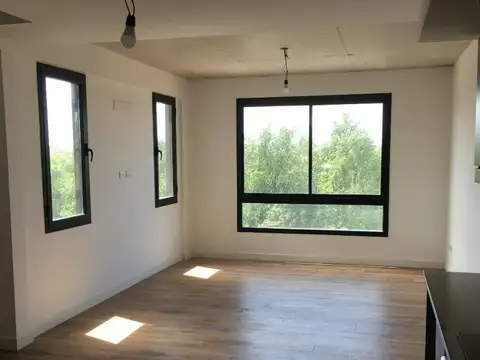 Hipoliyo Yrigoyen 4400, Piso 5