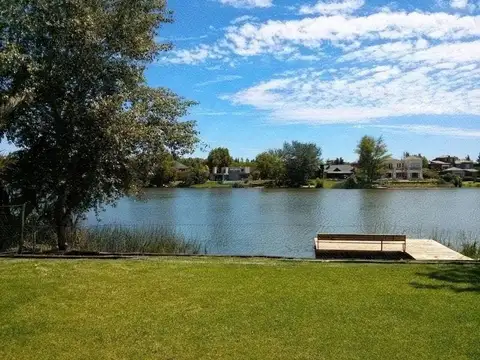 Venta casa 7 ambiente Santa Maria de Tigre laguna
