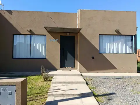 CASA 3 AMBIENTES VENTA EN MONTE CON FONDO