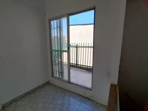 Depto Tipo Casa 4 ambientes con 1 baño