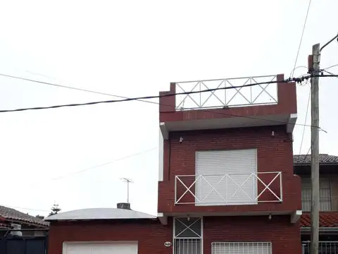 Casa 3 ambientes en venta en Quilmes Oeste