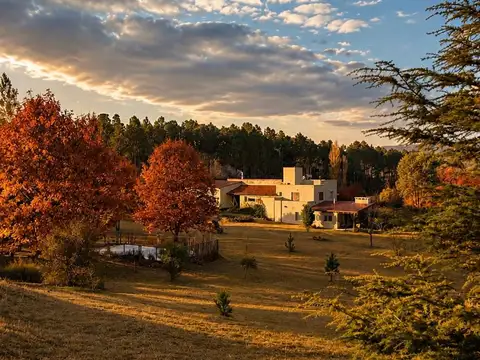 Casa de campo en venta con costa de arroyo!  b° once rosas, calamuchita. cód (1411)