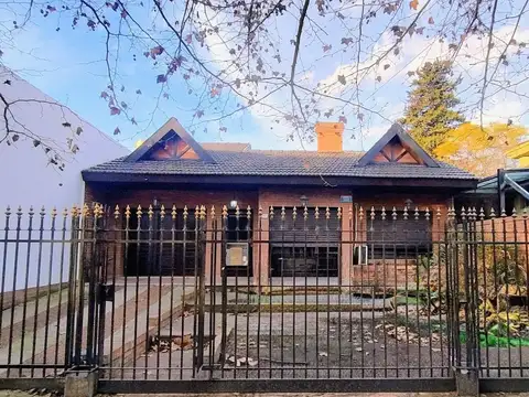 VENTA CASA 4 AMB C/PILETA QUINCHO/DTO MERLO CENTRO