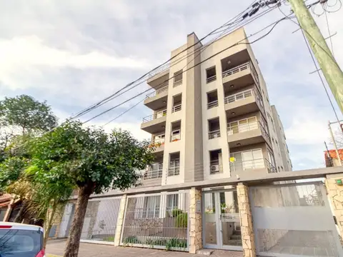 VENTA 2 AMB ITUZAINGÓ NORTE BALCÓN COCHERA PILETA