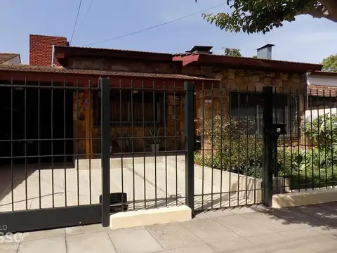 EXCELENTE CHALET 4 AMBIENTES – PQUE. QUIRNO